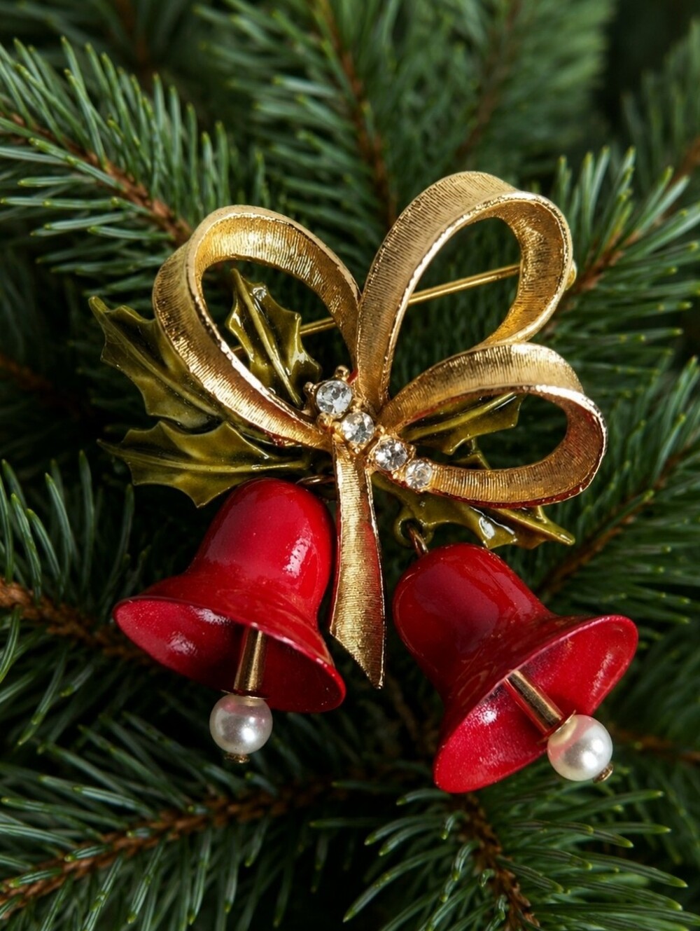 ART Arthur Pepper Red Enamel Vintage Christmas Bells Brooch Gold Tone Pearls
